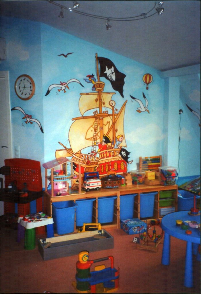 Cápa kapitány kalózhajója a játék viharban